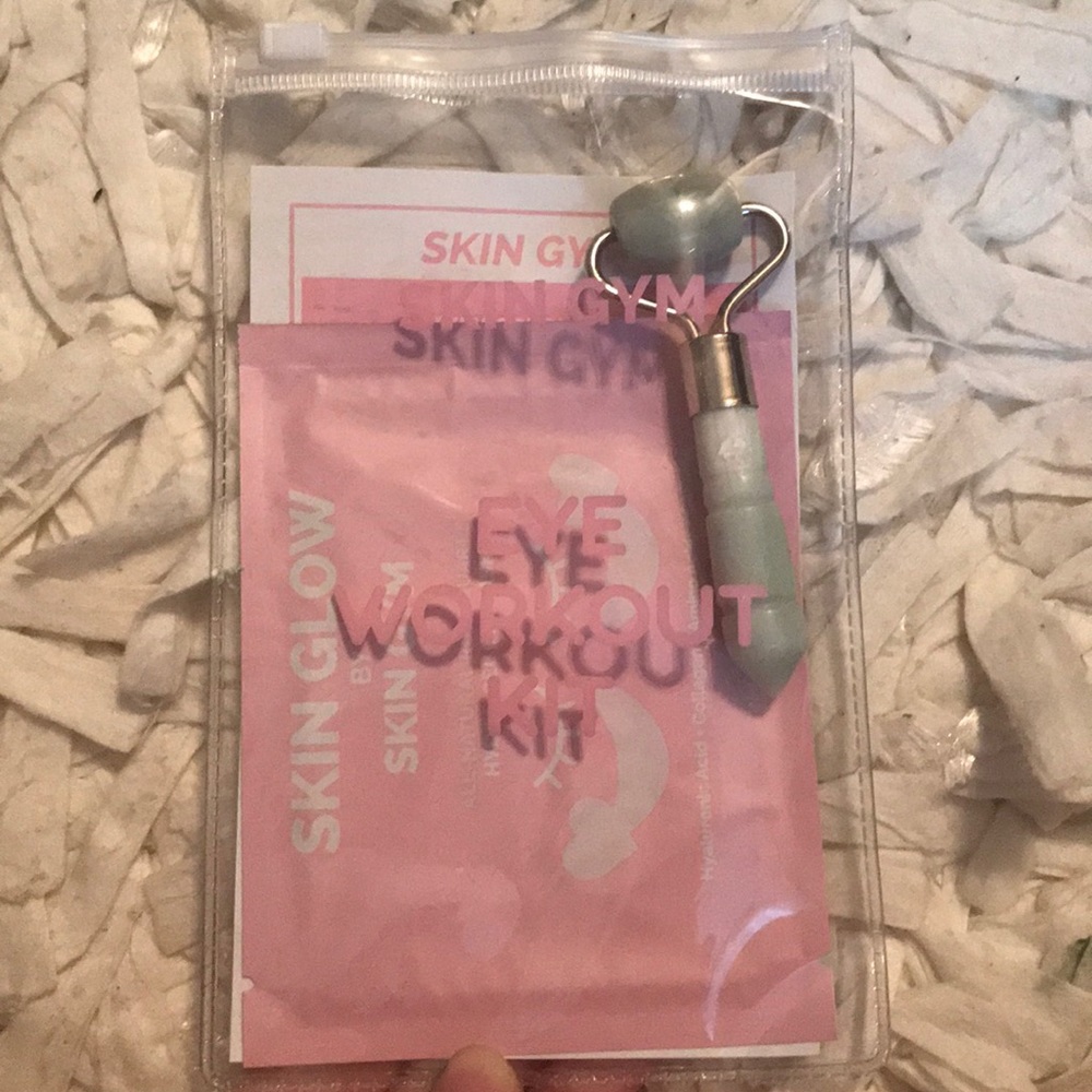 Skin glow eye workout kit